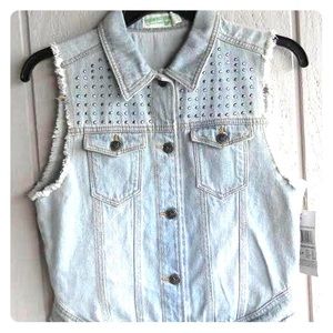 Selena Gomez’s studded, “Dream Out Loud” vest!